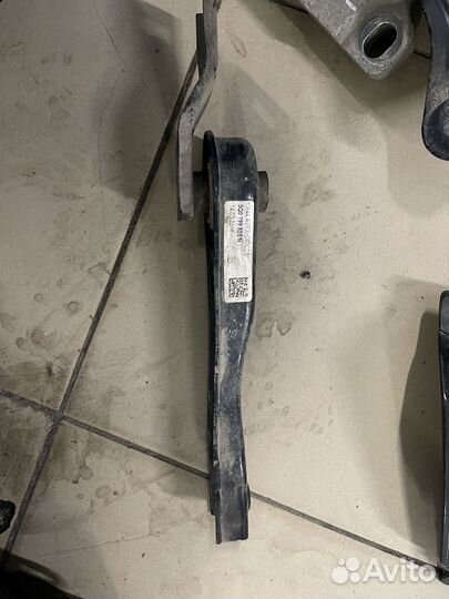 Опора двс нижняя 5q0199855n