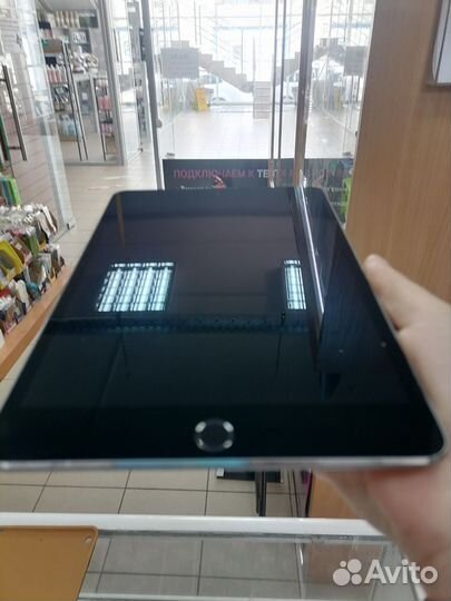 iPad mini 4 128gb Sim (cellular ) + Wi-Fi