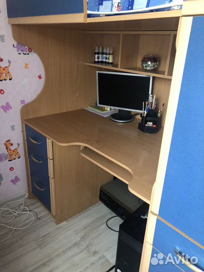 Двухьярусная кровать