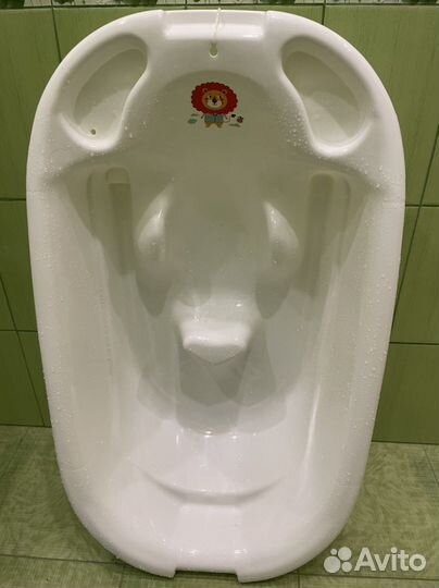 Ванночка для купания малышей с горкой