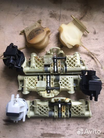 Механизм складывания подголовника Mercedes S W220