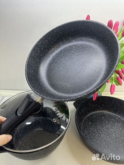 Новый набор посуды: кастрюля, сковорода и жаровня