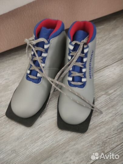 Лыжные ботинки