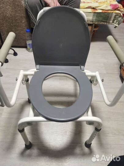 Санитарный стул туалет