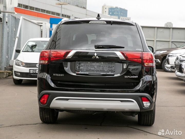 Mitsubishi Outlander 2.0 CVT, 2022