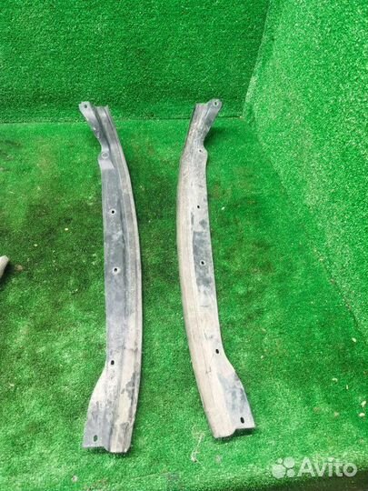 Накладка двери передняя правая Volvo S40 II 1.6