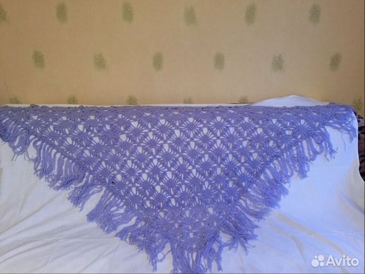 Шерстяная шаль ручной работы