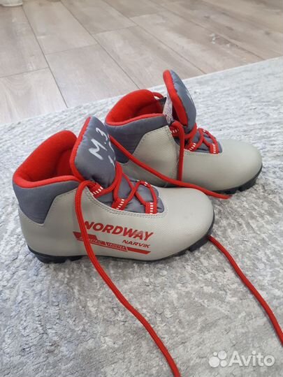 Лыжные ботинки