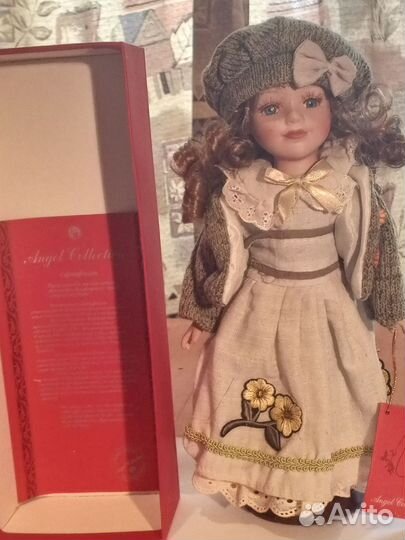 Кукла фарфоровая коллекционная