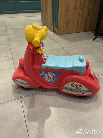 Скутер каталка Fisher Price