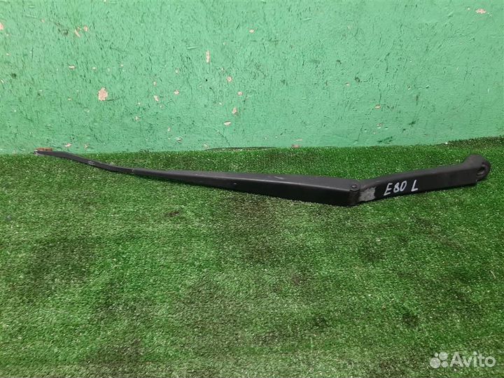 Поводок стеклоочистителя левый Mitsubishi Grandis