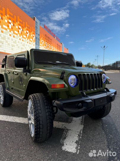 Детский электромобиль с пультом