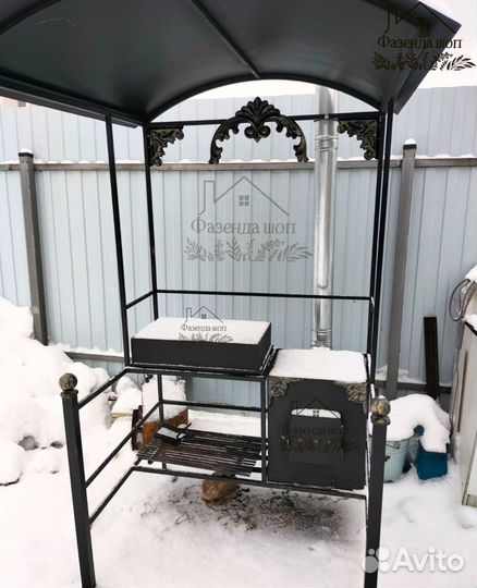 Мангал с крышей