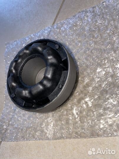 Новый сайлентблок пневмобаллона на Mercedes W166