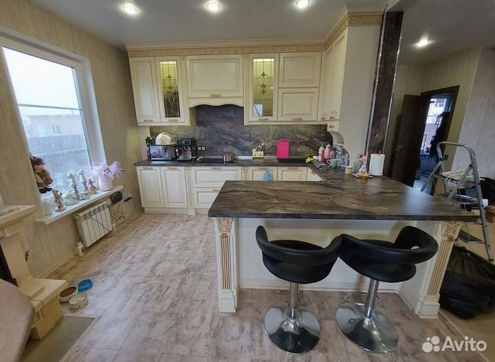 Кухня до потолка