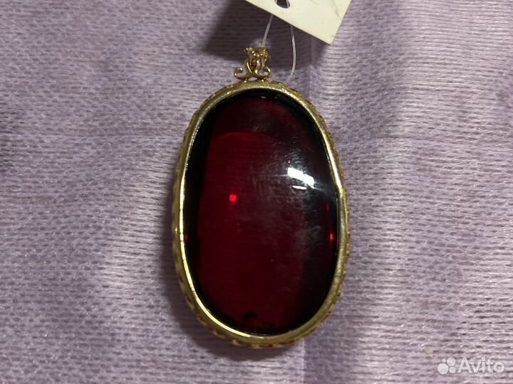 Золотой кулон