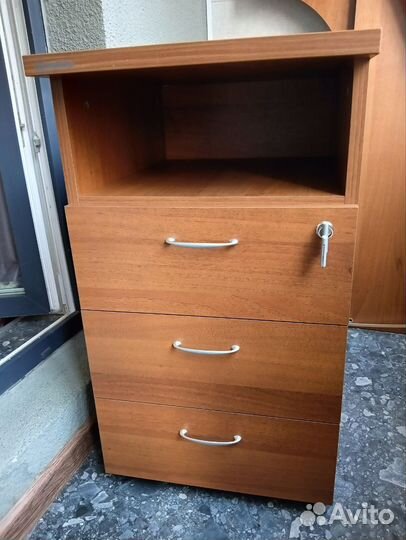 Тумбочка офисная/рабочая