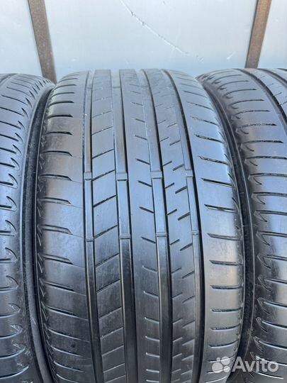 Bridgestone Alenza 001 245/40 R21 и 275/35 R21