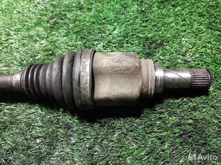 Полуось передняя правая Renault Sandero Stepway 2