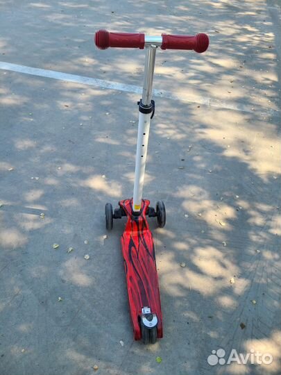 Самокат детский 3 колесный Reaction