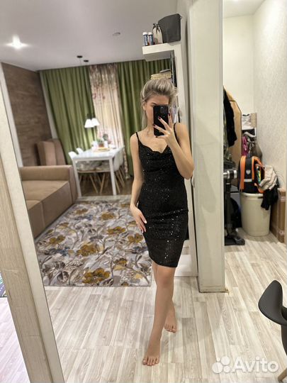 Вечернее платье на бретельках 42