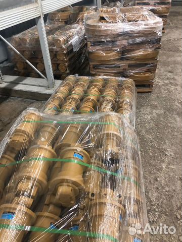 R210LC-9 Каток опорный 81N6-11010