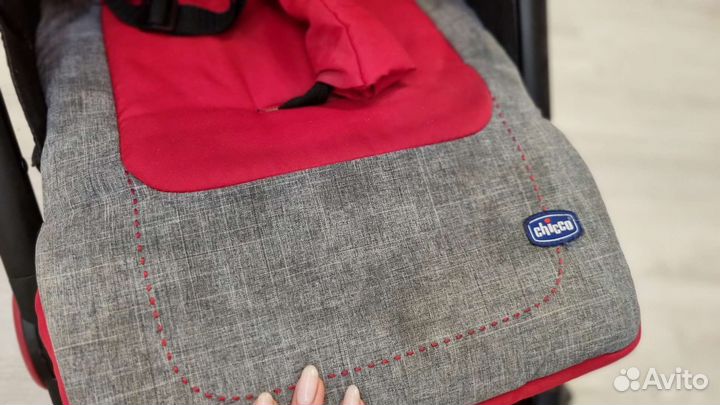 Коляска прогулочная chicco