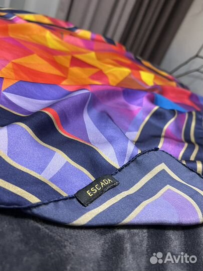 Платок escada