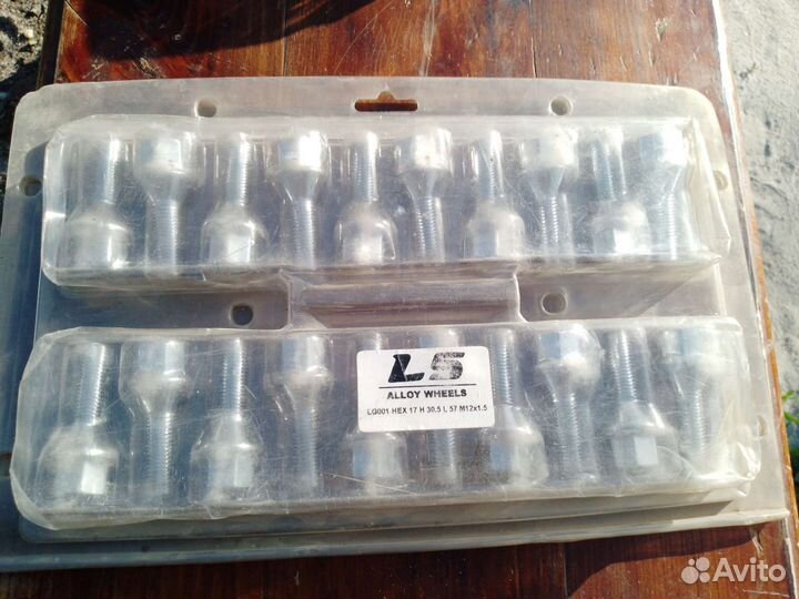 Новый комплект болтов m121.5