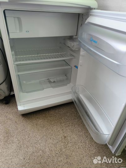 Холодильник indesit