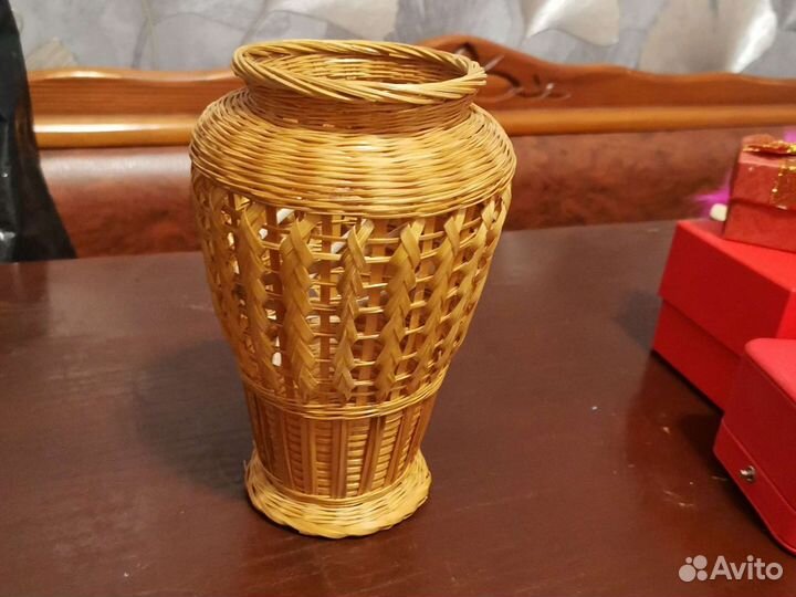 Соломенная ваза