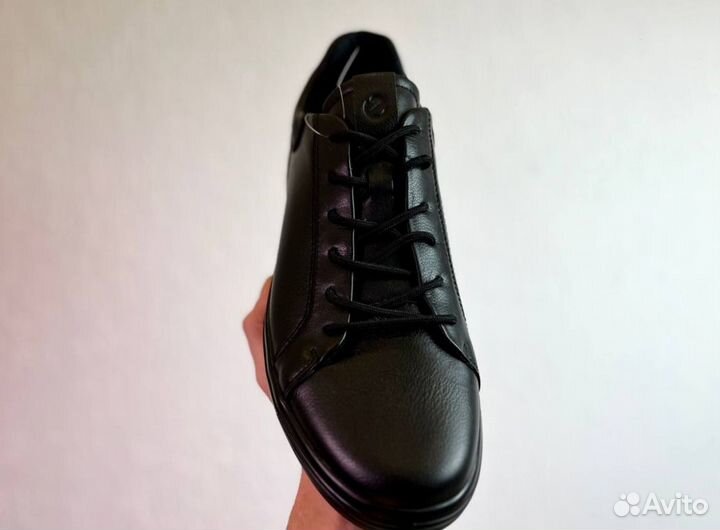 Кроссовки Ecco модные