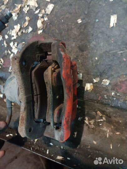 Суппорт передний левый Chevrolet Cruze