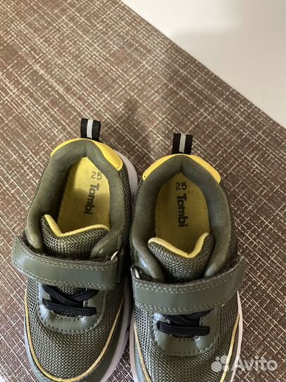 Кроссовки детские