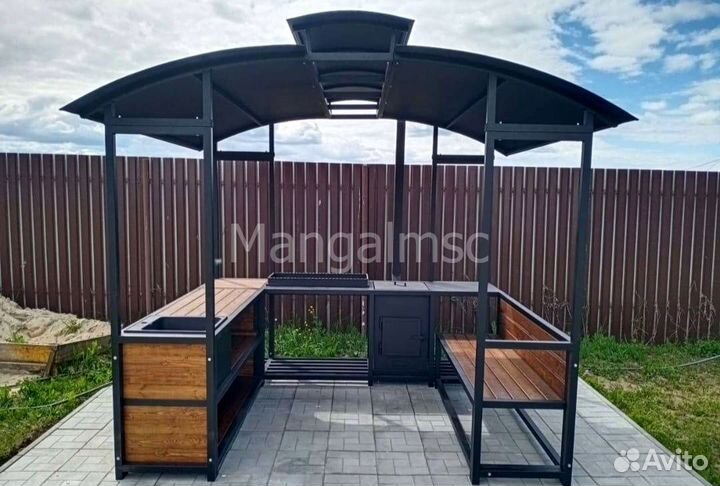 Мангал с крышей