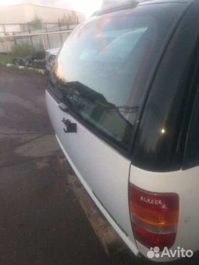 Крышка багажника chevrolet blazer