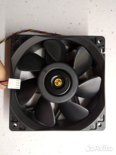 Вентиляторы Delta QFR1212GHE 120mm