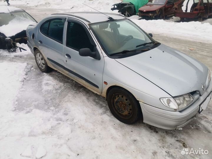 В разборе Renault Megane 1 Classic 2.0 f7r МКПП