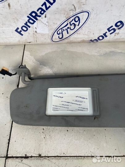 Козырек солнцезащитный левый Volkswagen Touareg GP