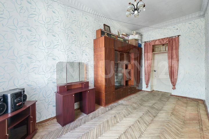 Комната 18 м² в 6-к., 5/6 эт.