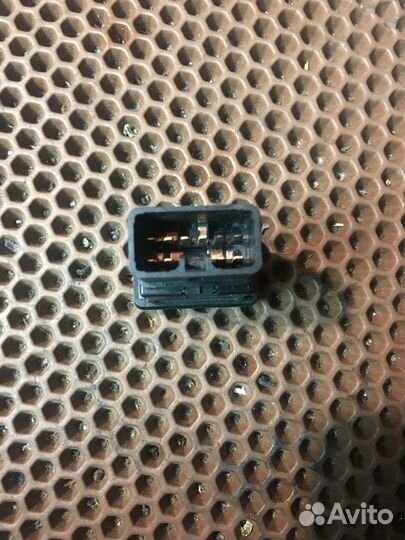 Кнопка аварийной сигнализации Mitsubishi Pajero 2