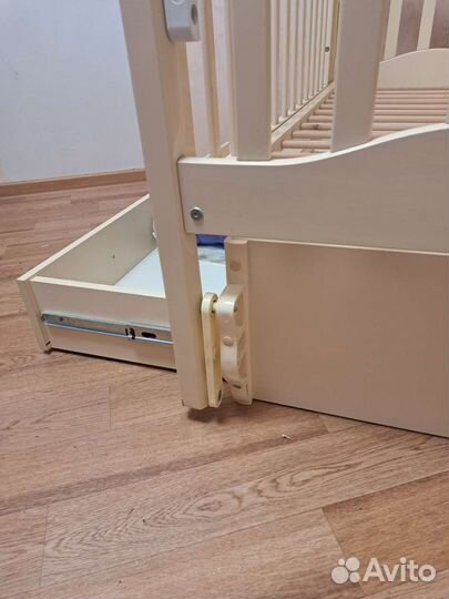 Детская кроватка с матрасом