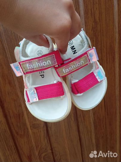 Босоножки для девочки 22