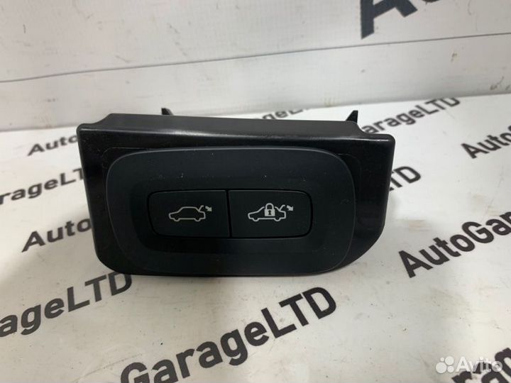 Кнопка крышки багажника Volvo S90 II B4204T31 2019