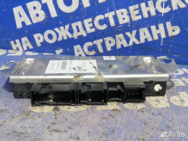 Блок реле Mercedes-Benz W220 седан 2001