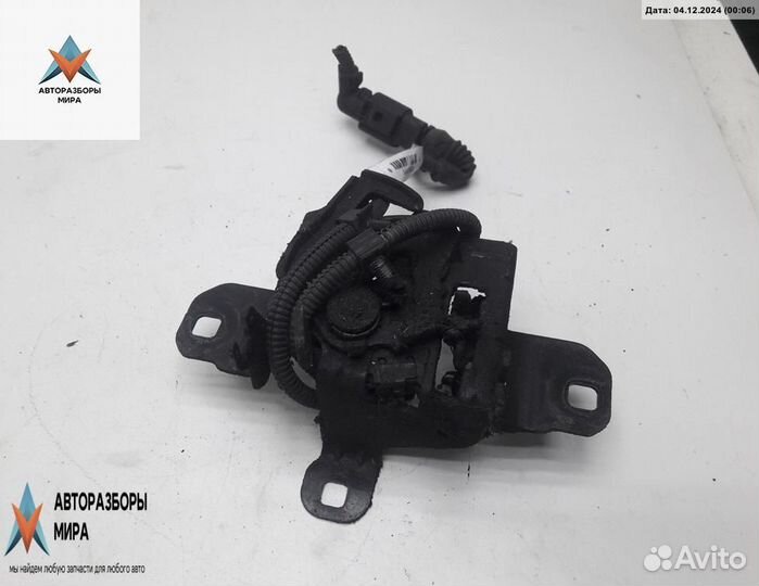 Замок капота Volkswagen Golf 4 1999