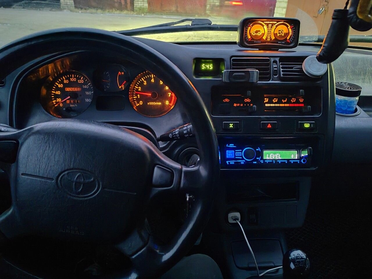 Toyota RAV4: фото владельца