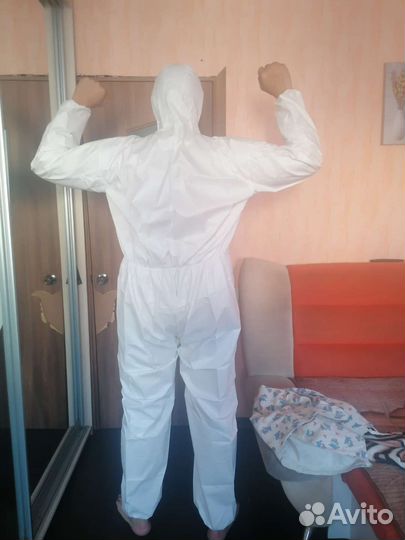 Защитный костюм