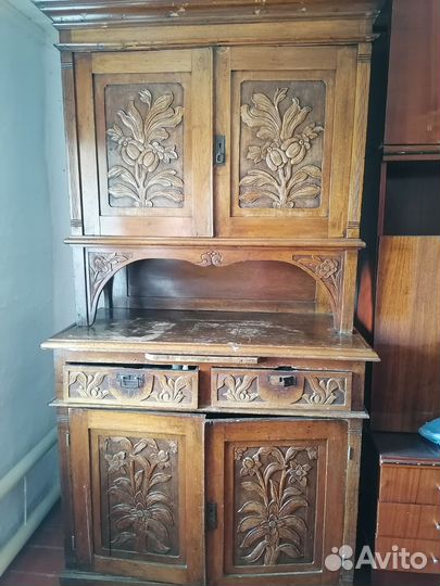 Буфеты и шкафы старинные