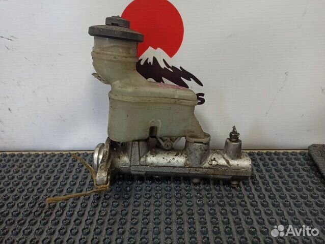 Главный тормозной цилиндр Toyota Carina Ed ST200